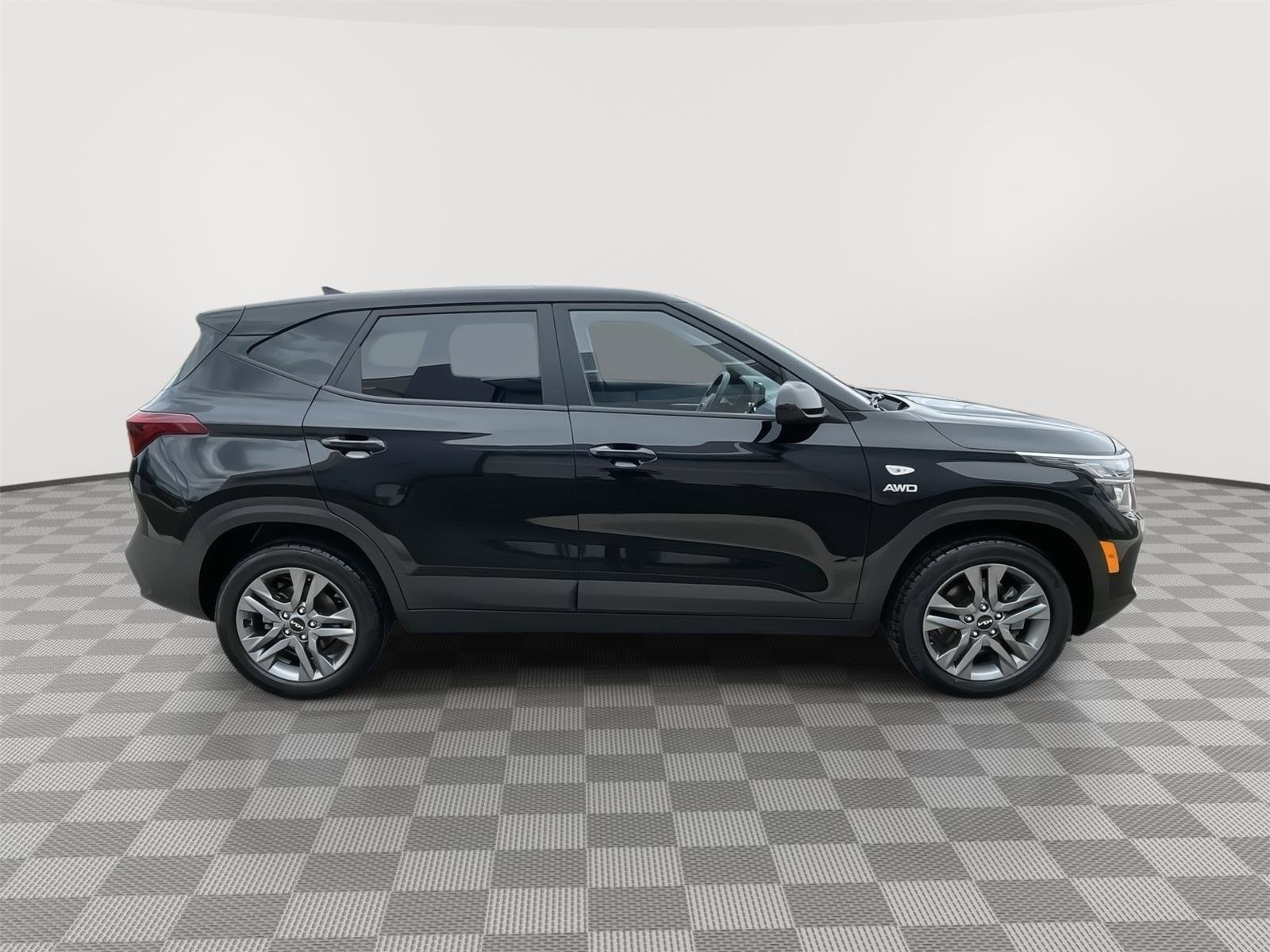 Used 2022 Kia Seltos LX image 13