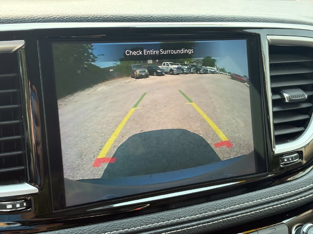 Used 2023 Chrysler Pacifica Touring-L FWD image 34