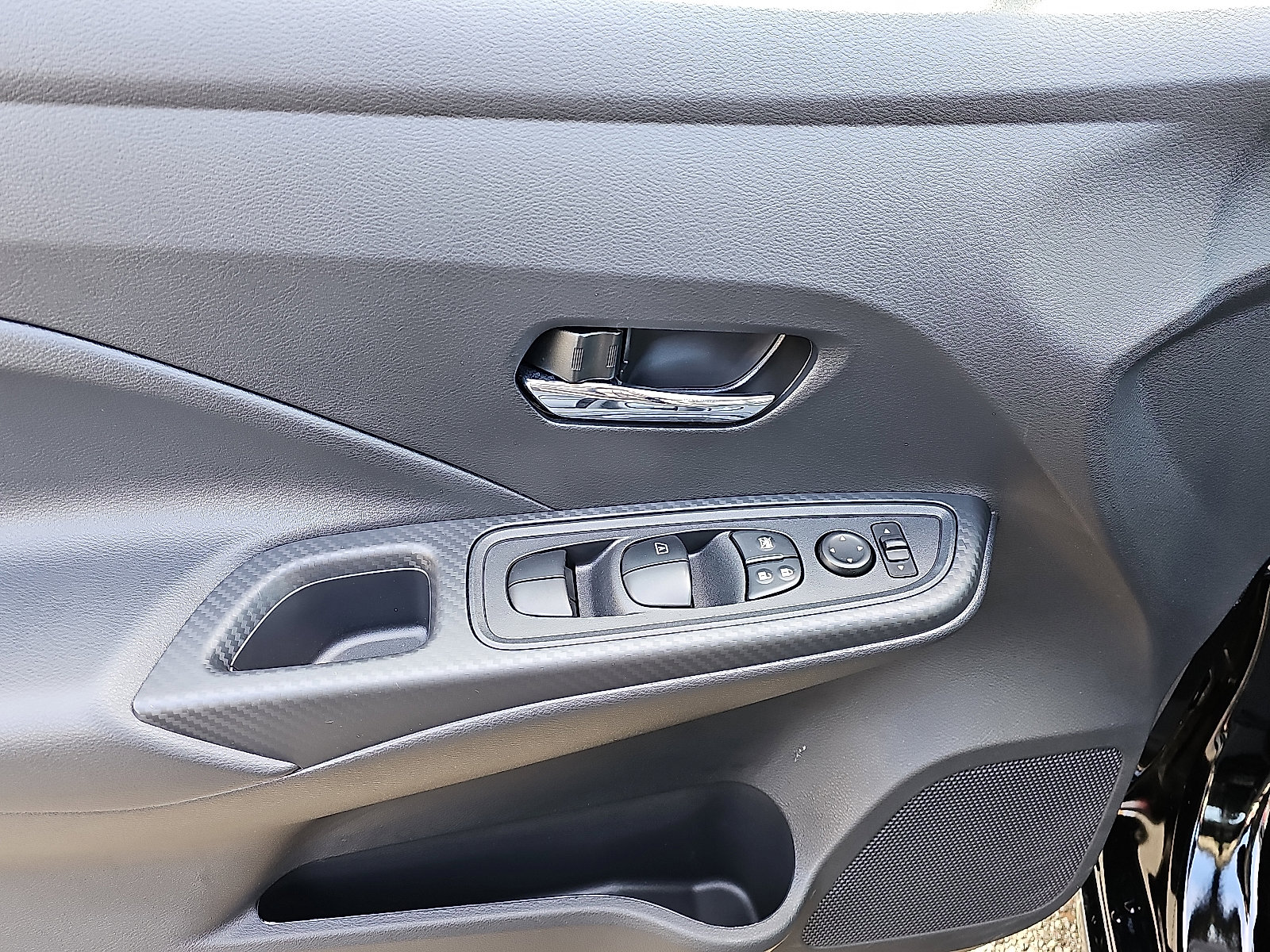 Certified 2025 Nissan Versa SV w/ Trunk Package image 13