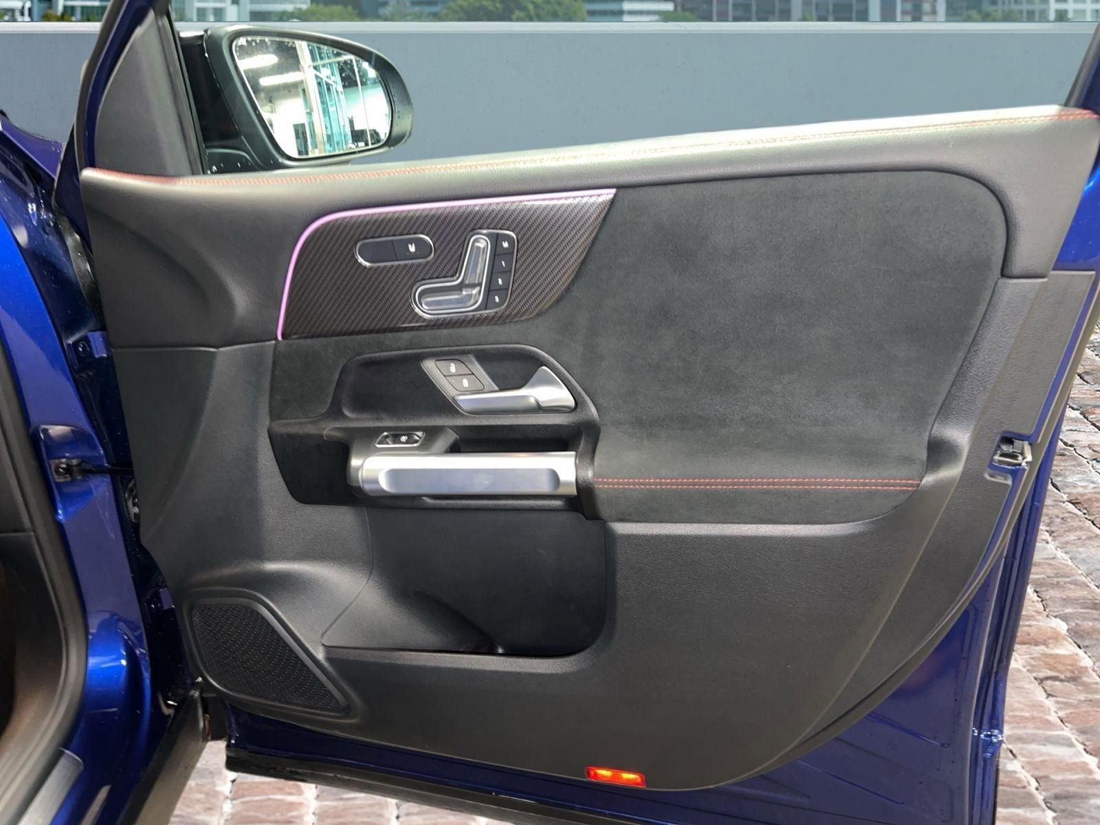 Used 2023 Mercedes-Benz GLB 250 image 19