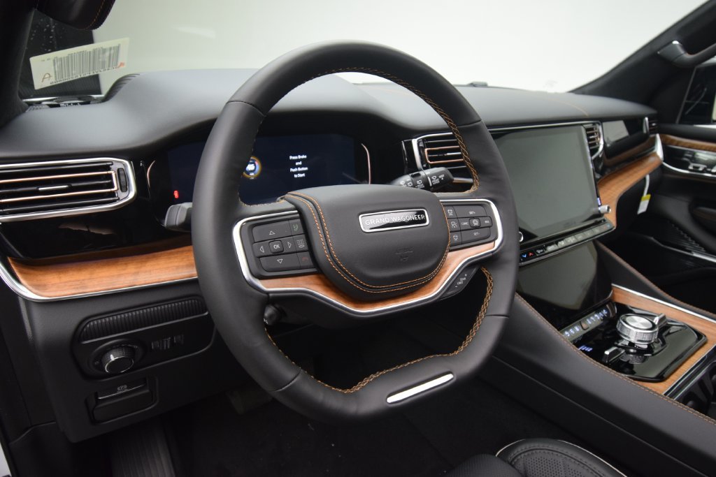 New 2026 Jeep Grand Wagoneer Summit AWD/4WD image 39