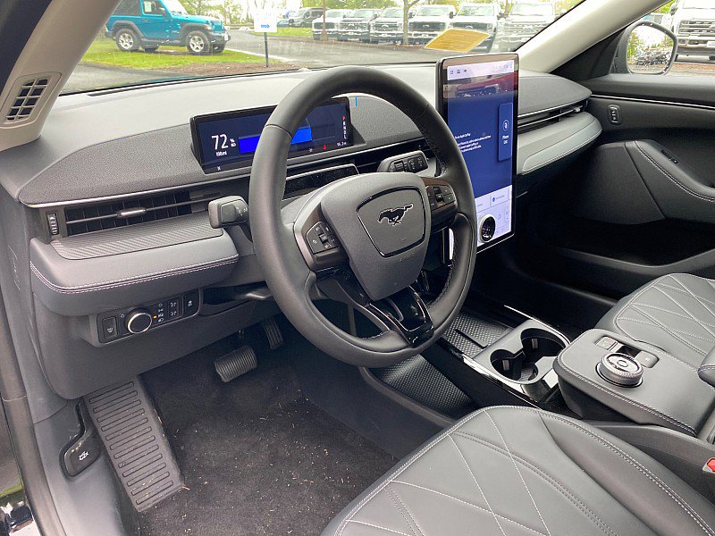 New 2024 Ford Mustang Mach-E Select image 13