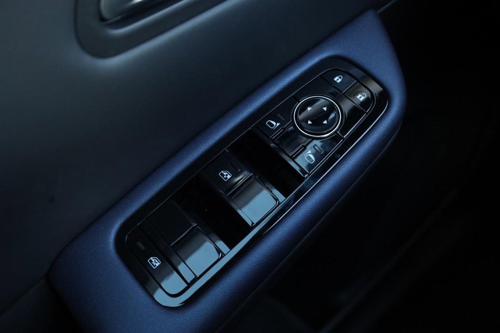 New 2026 Nissan Leaf Platinum+ w/ Cargo Package (Platinum+) image 19