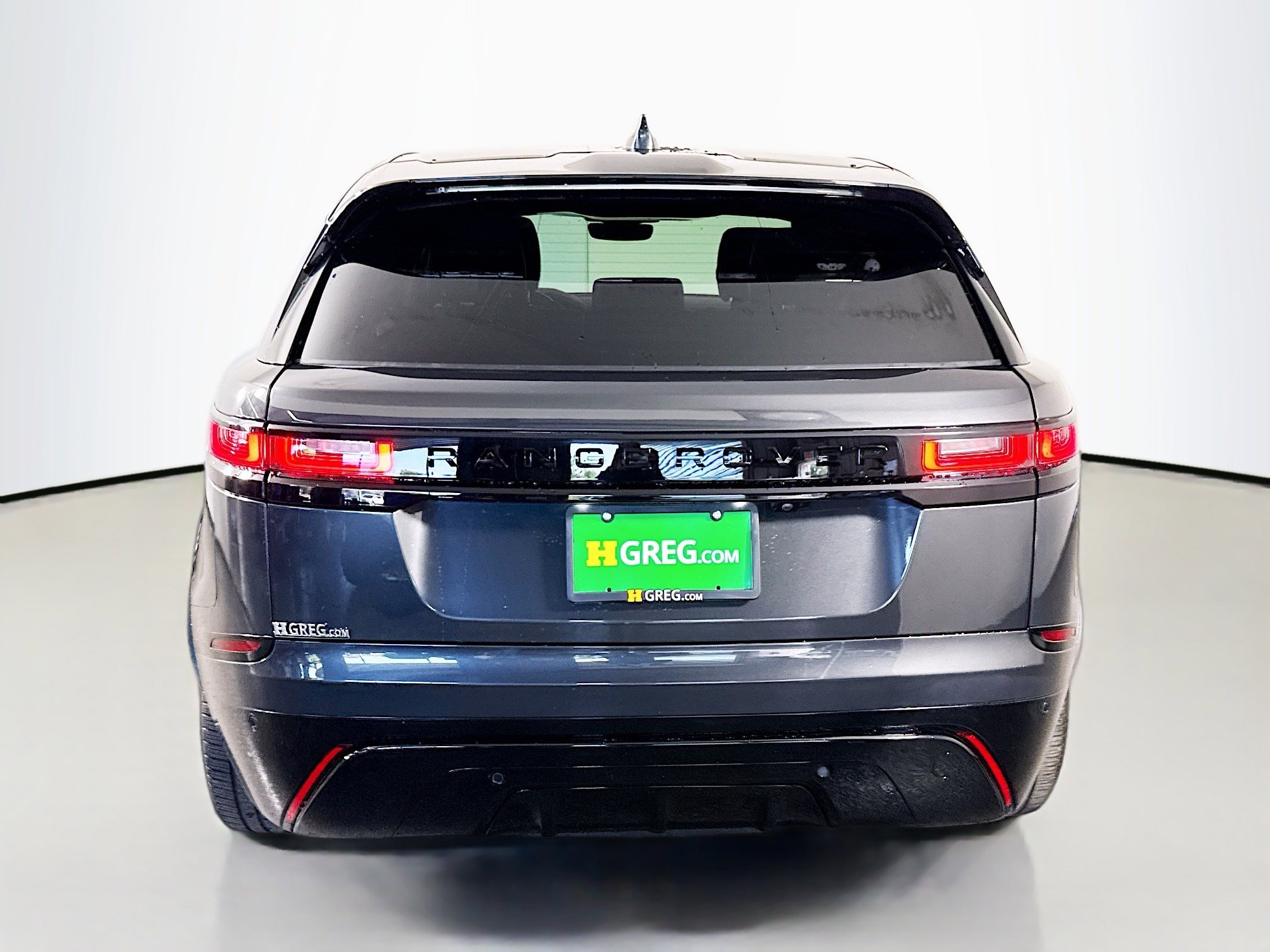 Used 2022 Land Rover Range Rover Velar R-Dynamic S image 8