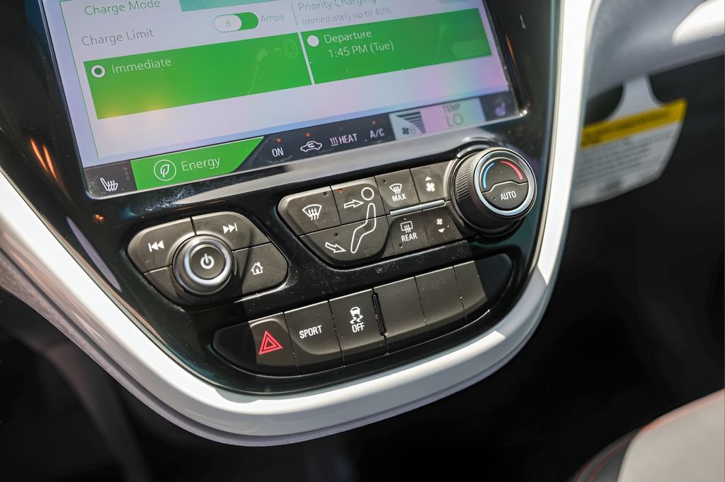 Used 2019 Chevrolet Bolt Premier w/ Infotainment Package FWD image 17