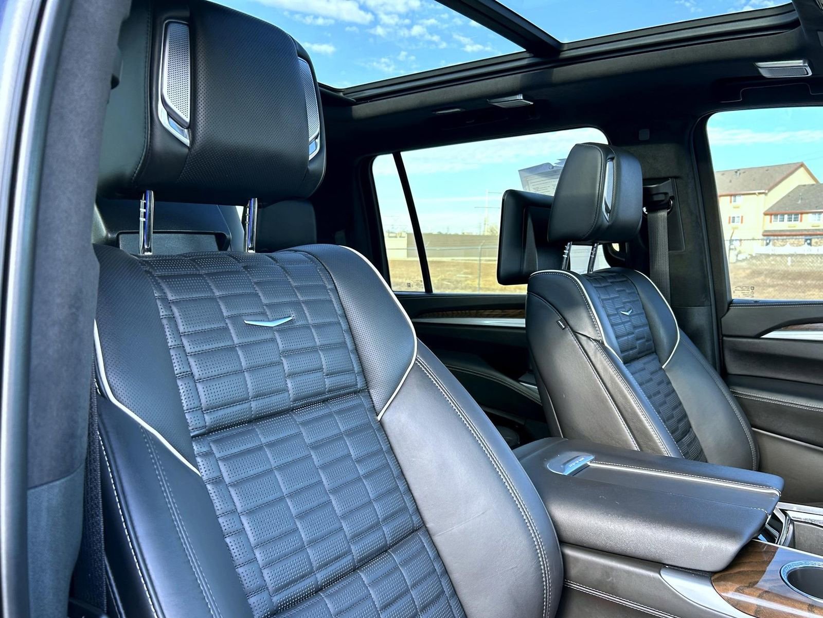 Certified 2025 Cadillac Escalade ESV Premium Luxury Platinum image 20