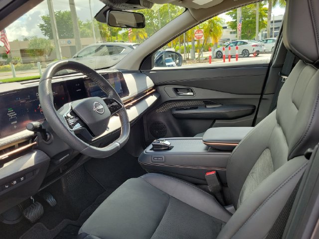 Used 2024 Nissan Ariya AWD image 15