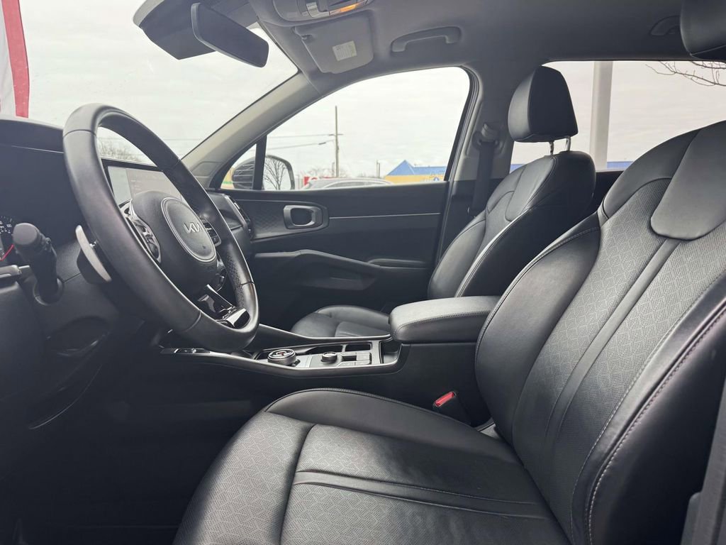 Used 2023 Kia Sorento EX image 14