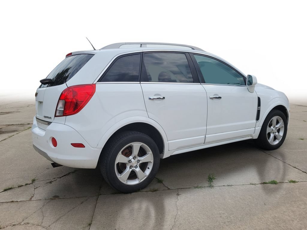 Used 2013 Chevrolet Captiva Sport LTZ FWD image 4