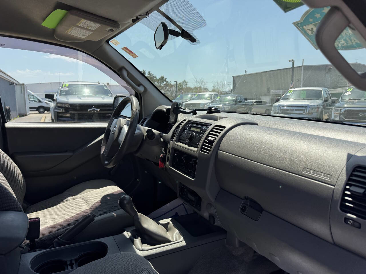 Used 2013 Nissan Frontier S AWD/4WD image 33