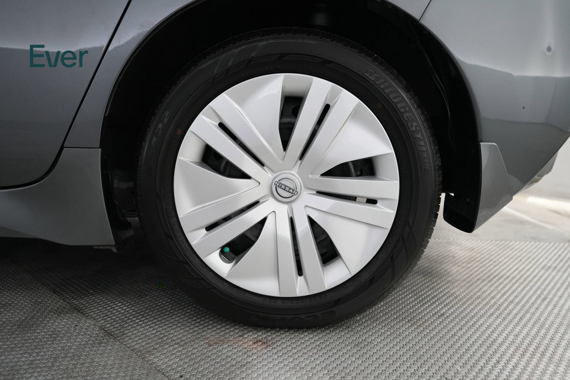 Used 2025 Nissan Leaf S FWD image 9