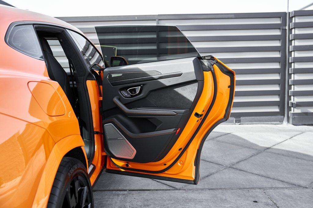 Used 2022 Lamborghini Urus image 24