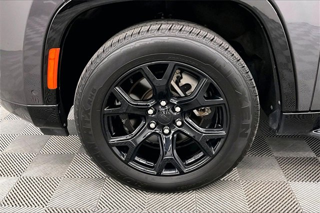 Used 2024 Jeep Wagoneer Series II image 8