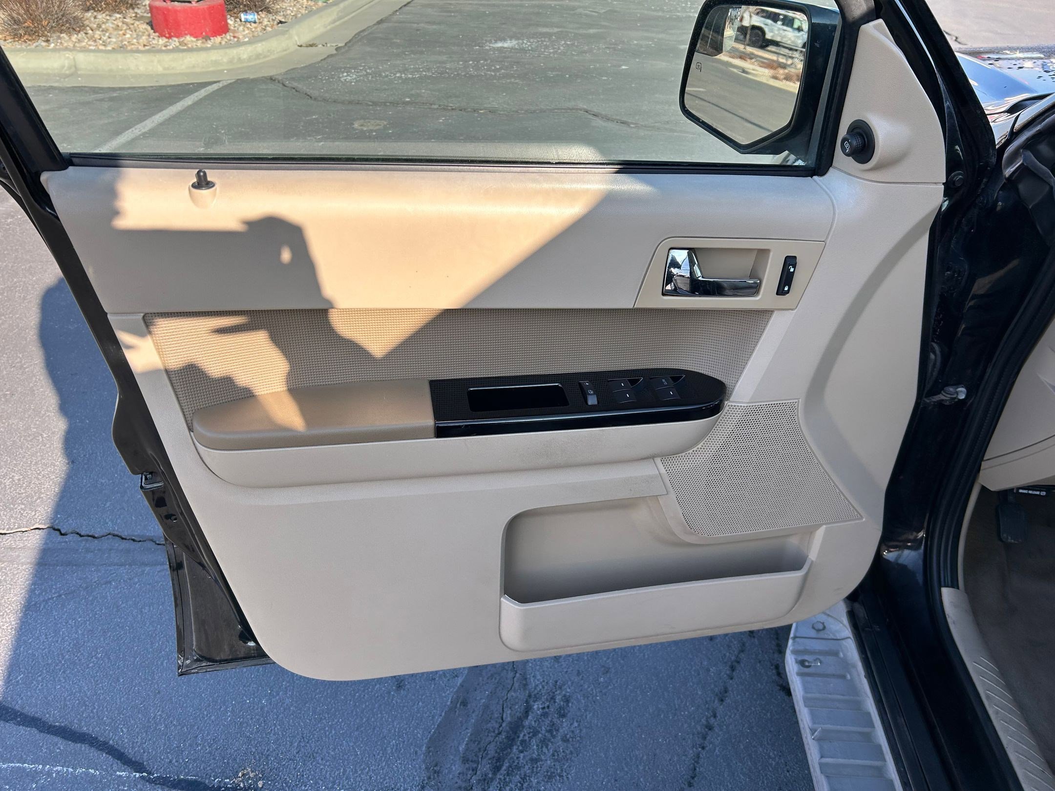 Used 2010 Ford Escape Limited image 9