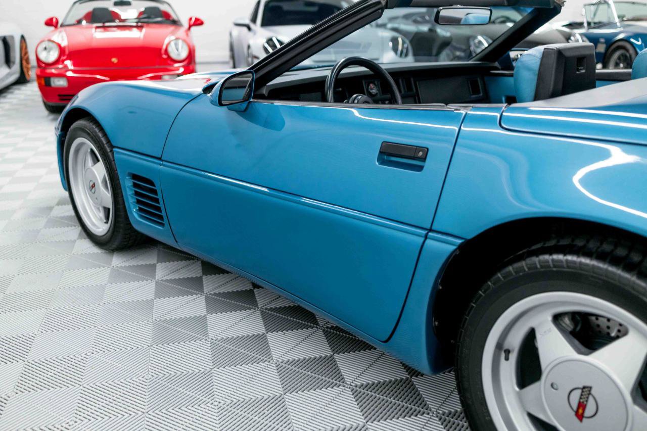 Used 1989 Chevrolet Corvette Convertible RWD image 40