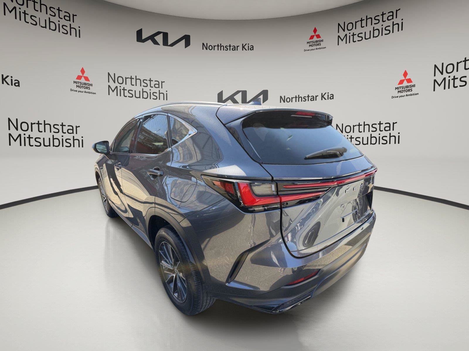 Used 2023 Lexus NX 250 FWD image 3