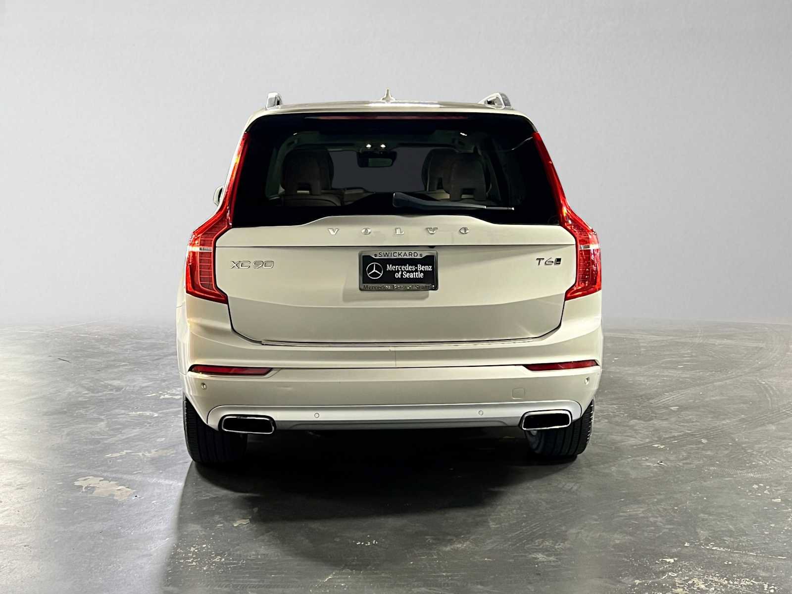 Used 2016 Volvo XC90 T6 Momentum w/ Momentum Plus Package AWD/4WD image 4