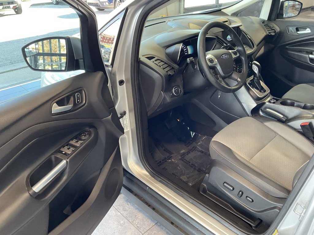 Used 2017 Ford C-MAX SE w/ Equipment Group 201A image 9