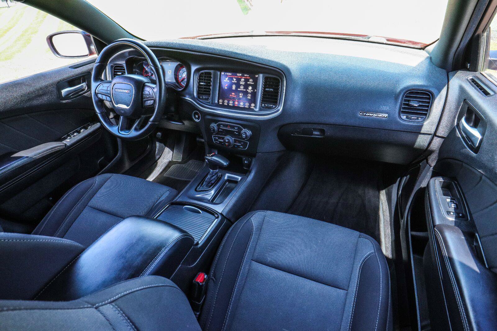 Used 2018 Dodge Charger SXT Plus w/ Blacktop Package RWD image 26