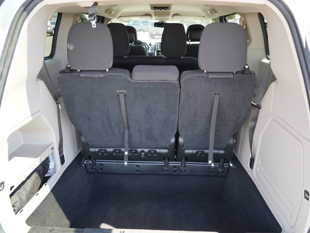 Used 2018 Dodge Grand Caravan SE w/ UConnect Hands-Free Group FWD image 25