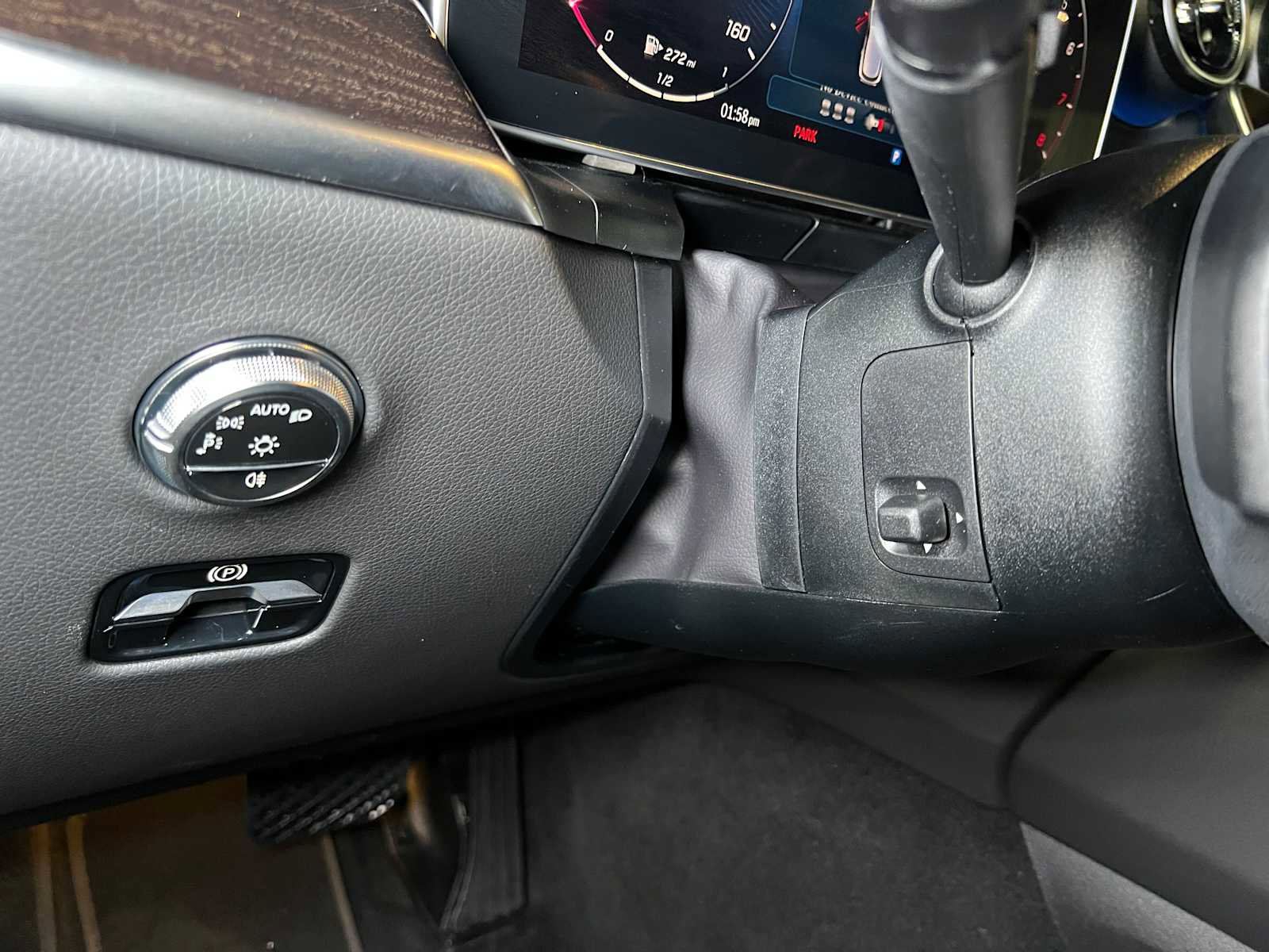 Used 2025 Mercedes-Benz GLC 300 4MATIC image 25