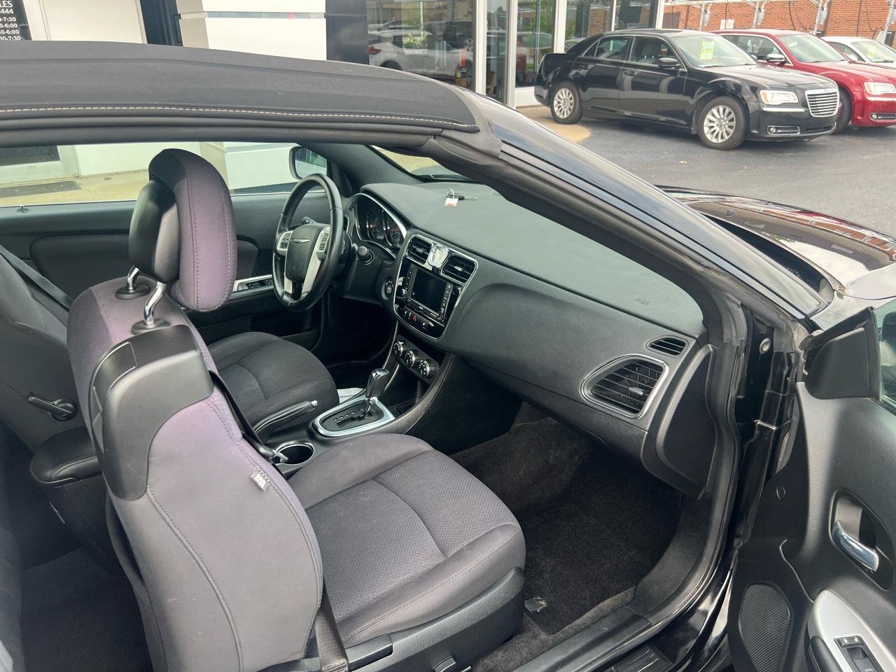 Used 2013 Chrysler 200 Touring FWD image 8