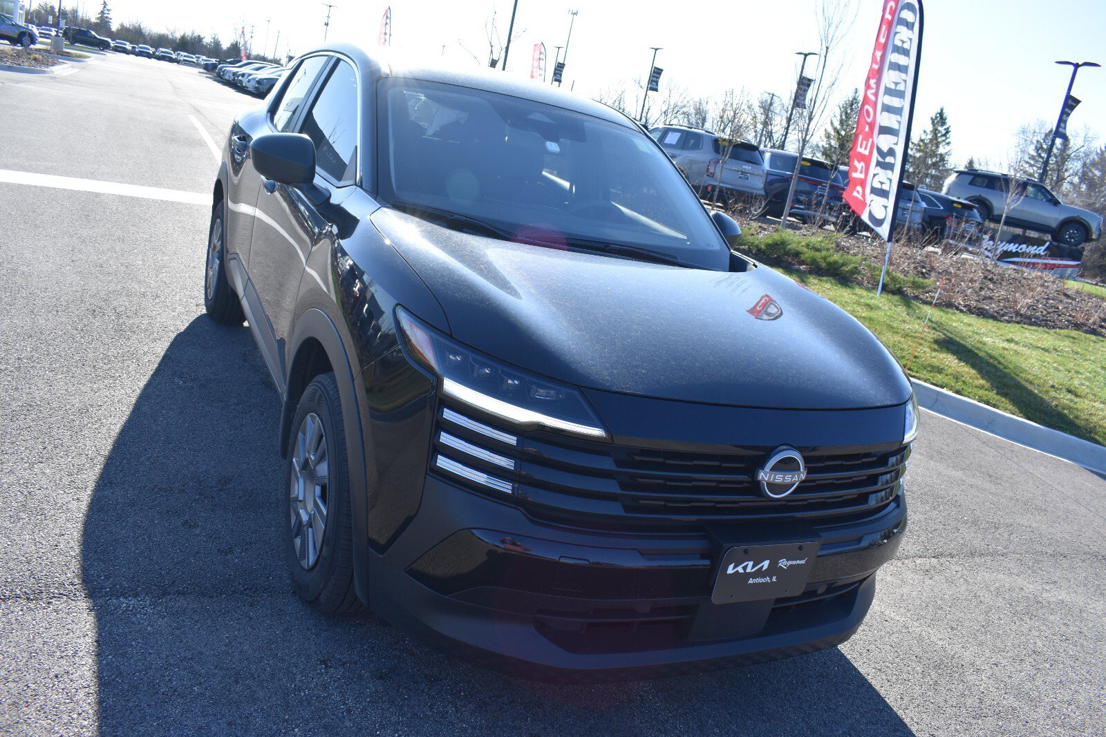 Used 2025 Nissan Kicks S image 9