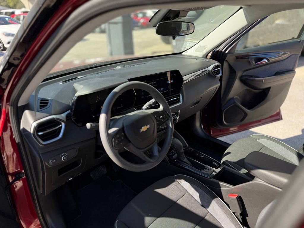 Used 2025 Chevrolet TrailBlazer LT image 25