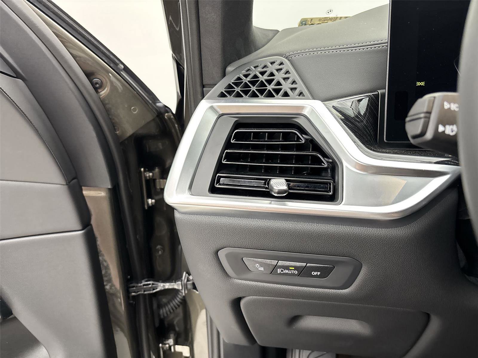 New 2026 BMW X5 xDrive50e AWD/4WD image 31