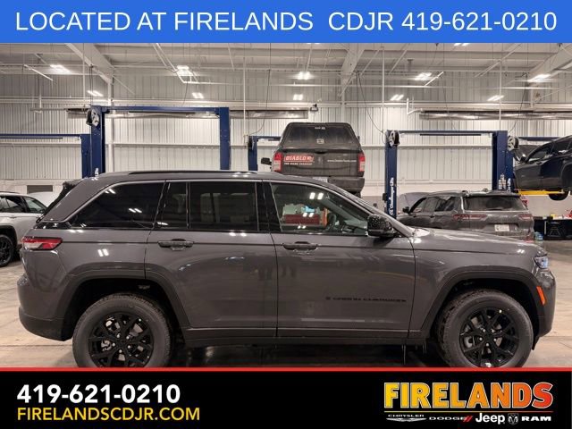 New 2026 Jeep Grand Cherokee Altitude AWD/4WD image 2