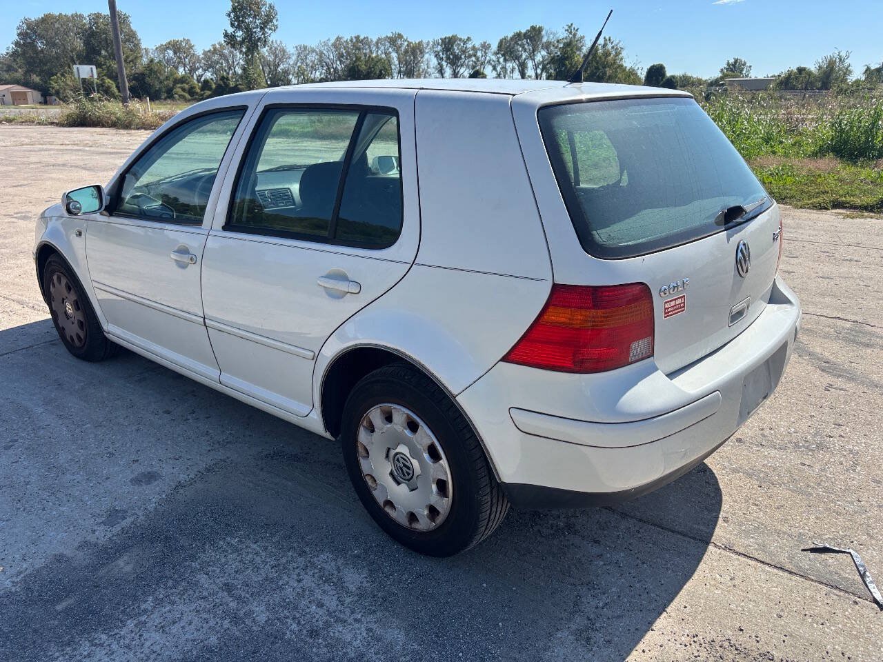 Used 2006 Volkswagen Golf GL FWD image 5
