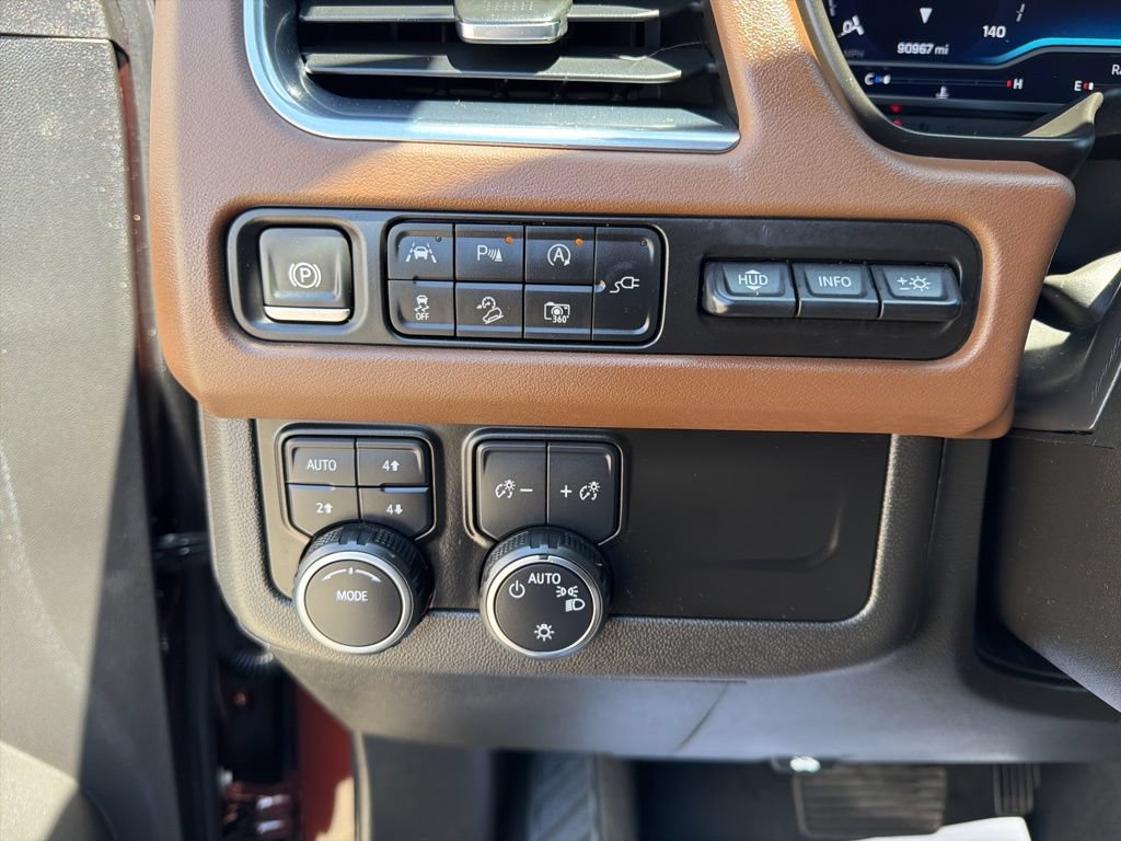 Used 2022 Chevrolet Suburban High Country AWD/4WD image 31