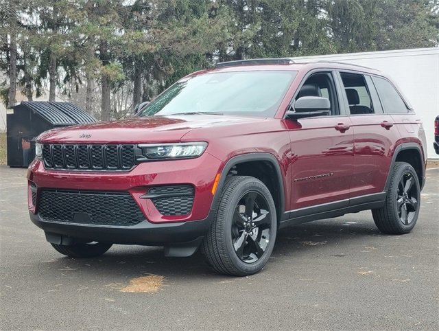 New 2025 Jeep Grand Cherokee Altitude image 10