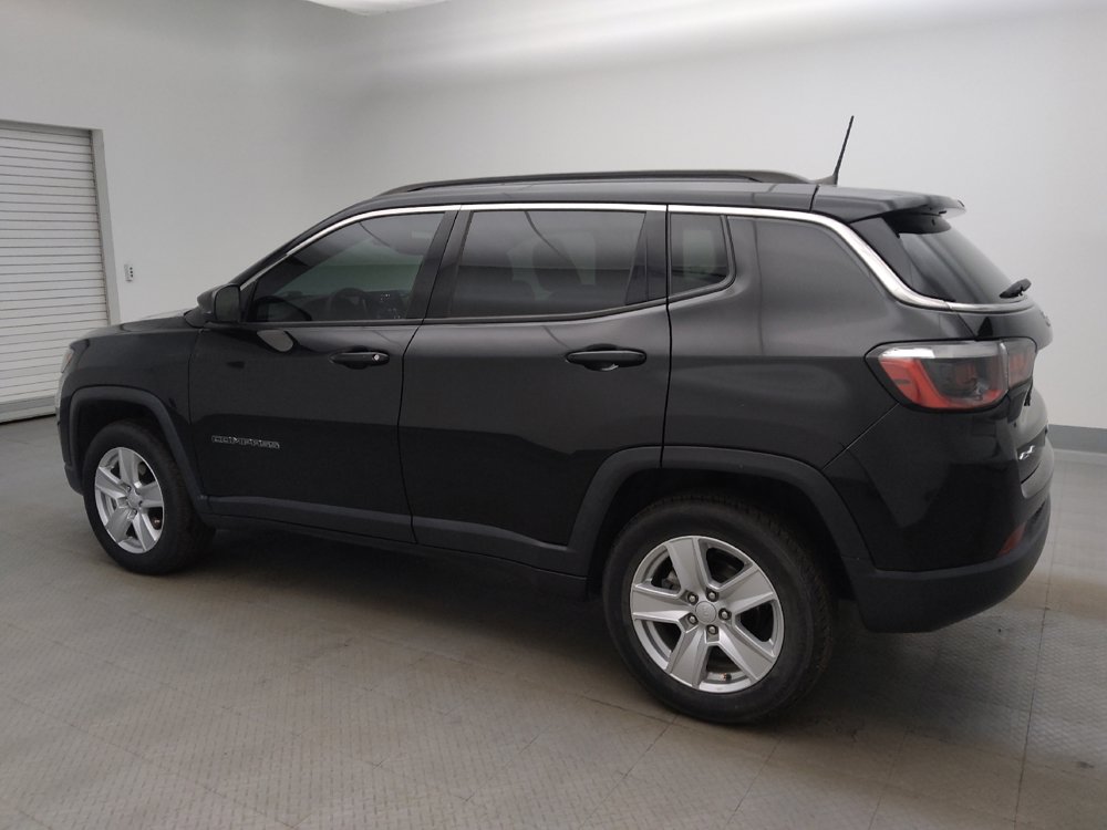 Used 2022 Jeep Compass Latitude w/ Sun and Sound Group AWD/4WD image 3
