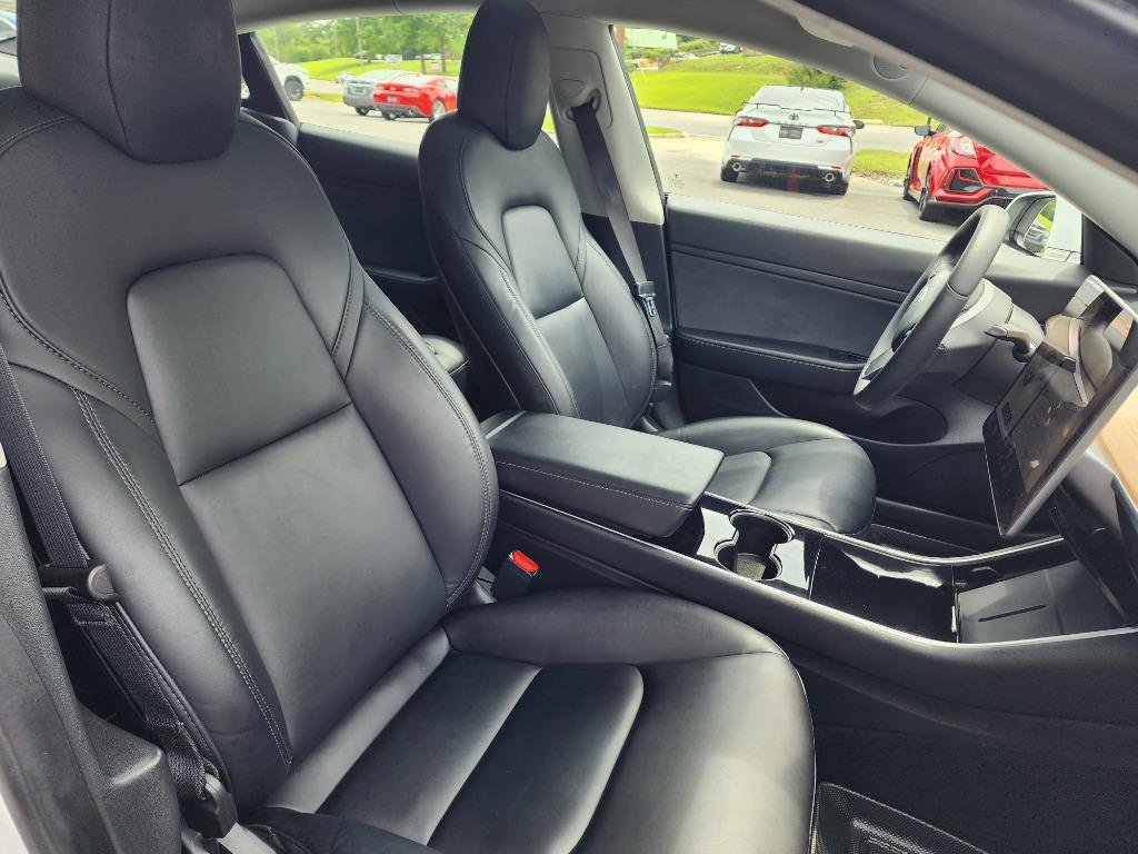 Used 2020 Tesla Model 3 Standard Range RWD image 10