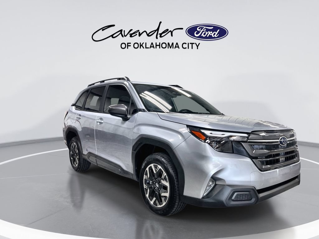 Used 2025 Subaru Forester Premium AWD/4WD image 2