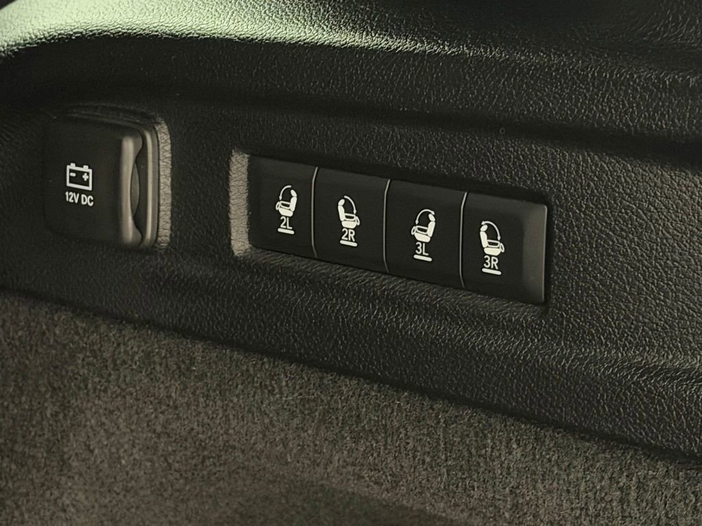 Used 2021 Jeep Grand Cherokee L Summit w/ Luxury Tech Group V image 16