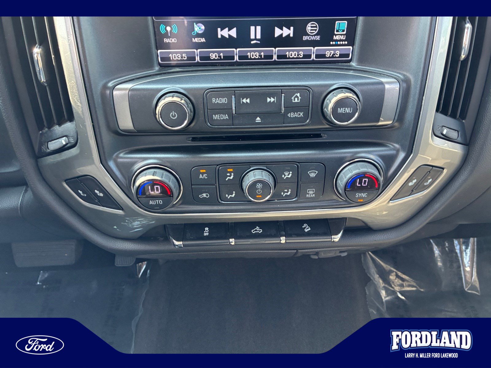 Used 2018 Chevrolet Silverado 1500 LT w/ All Star Edition AWD/4WD image 30