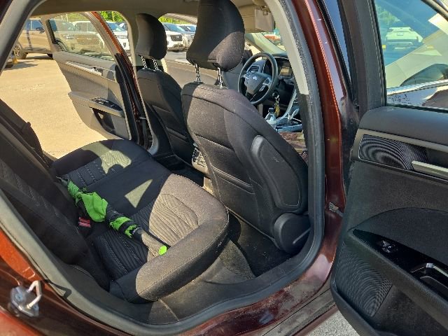 Used 2016 Ford Fusion SE FWD image 15