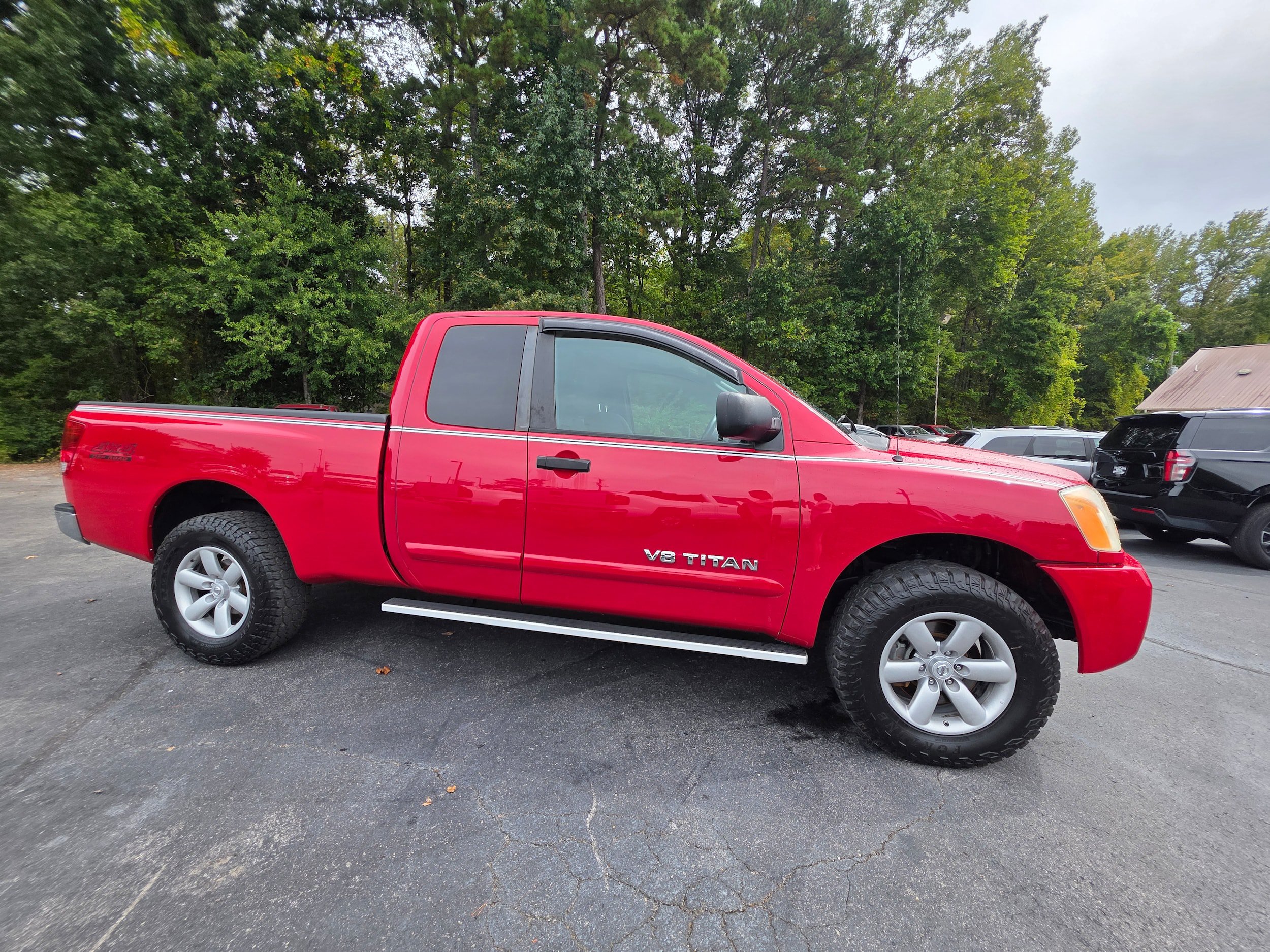 Used 2012 Nissan Titan SV w/ SV Value Truck Pkg AWD/4WD image 4