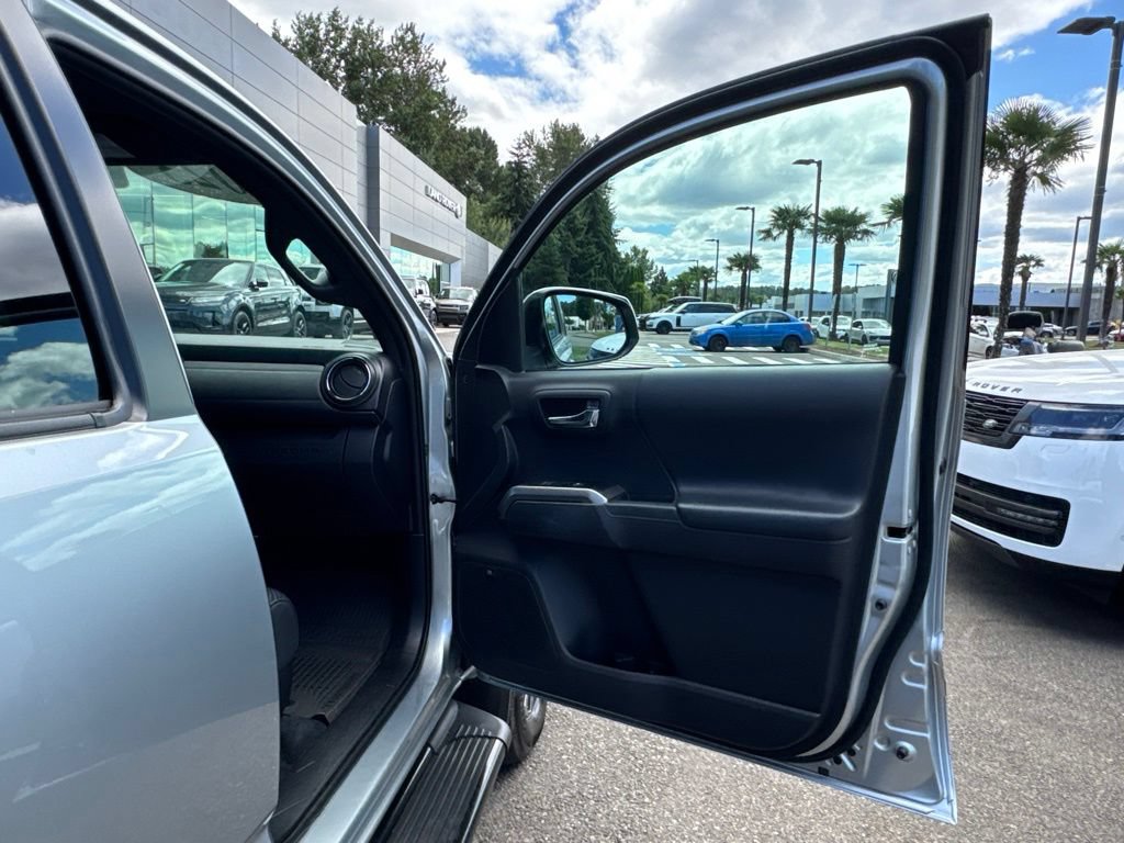 Used 2023 Toyota Tacoma Limited AWD/4WD image 19