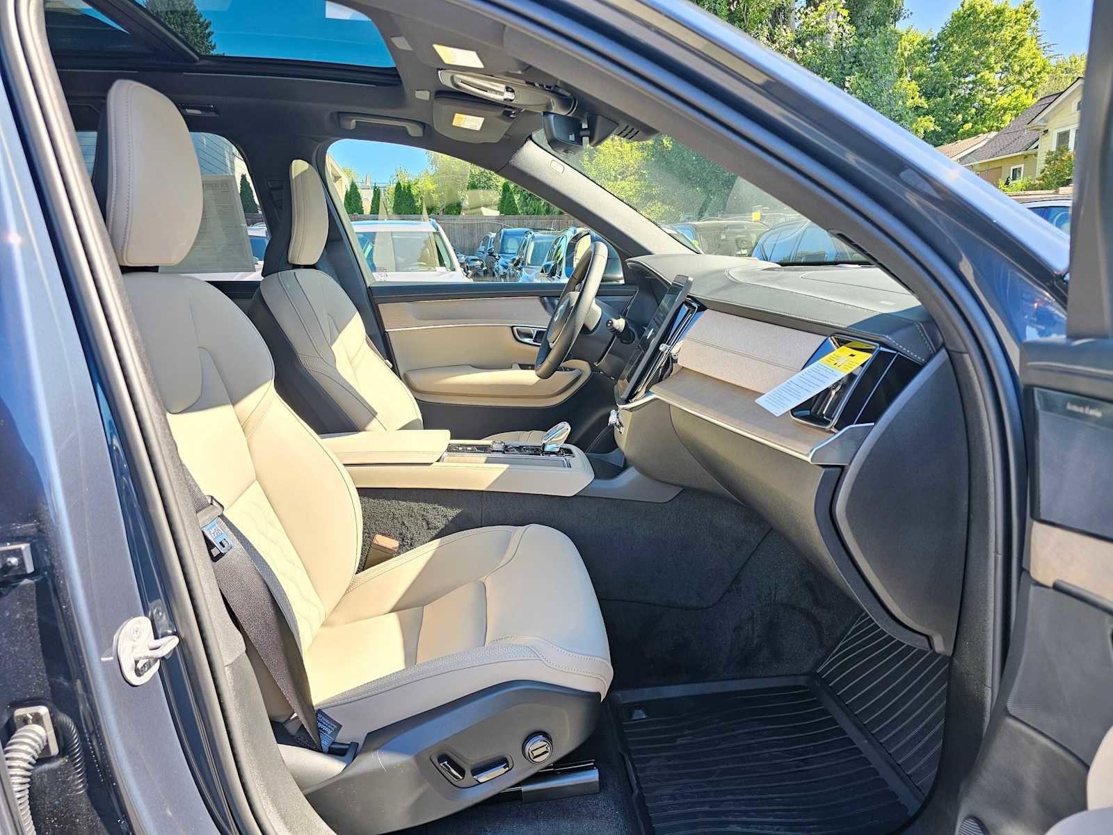 New 2026 Volvo XC90 B6 Plus image 10