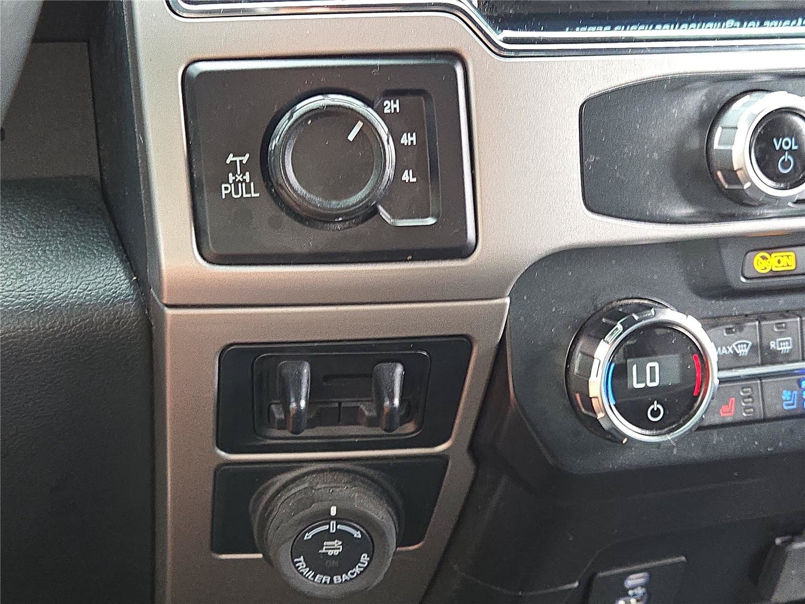 Certified 2022 Ford F350 Lariat w/ Lariat Value Package AWD/4WD image 29