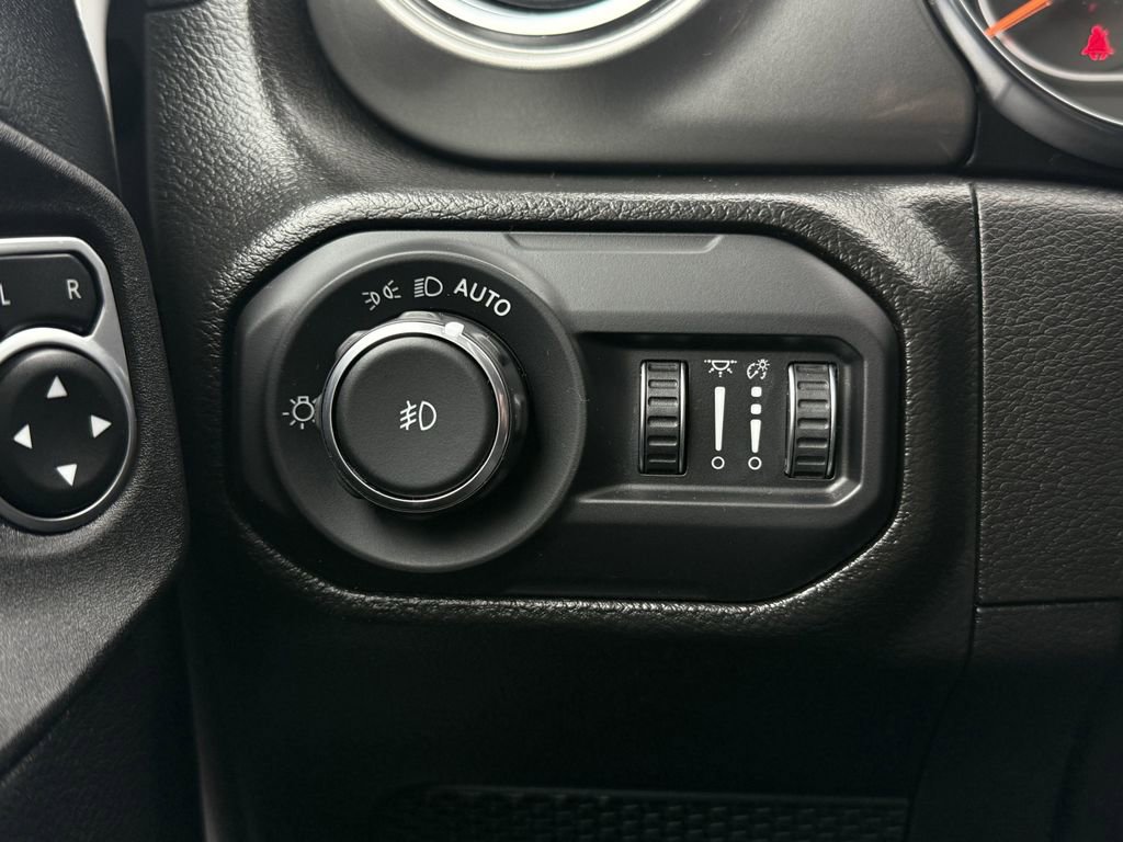 Used 2022 Jeep Wrangler Unlimited Sahara w/ LED Lighting Group image 14