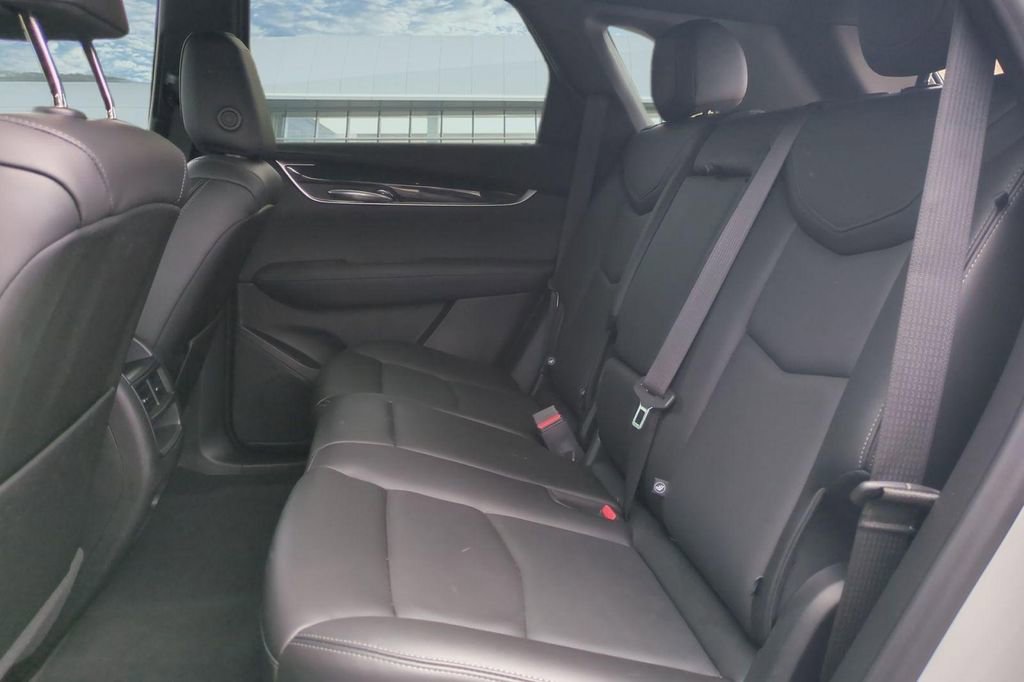 Used 2022 Cadillac XT5 Premium Luxury AWD/4WD image 29