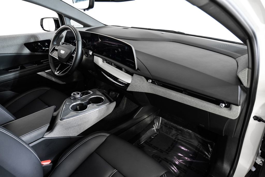 Used 2025 Cadillac Optiq Sport 1 w/ LPO, Floor Liner Package image 10