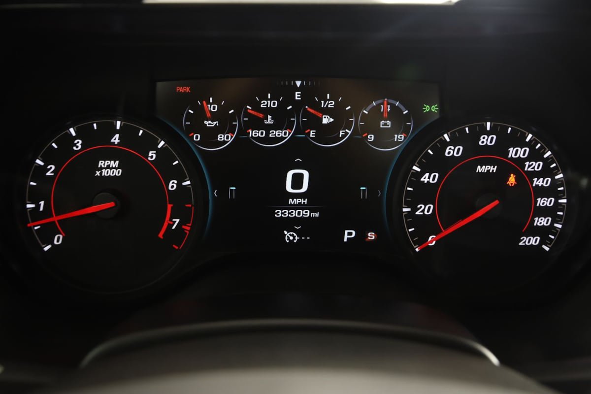 Used 2018 Chevrolet Camaro SS RWD image 24