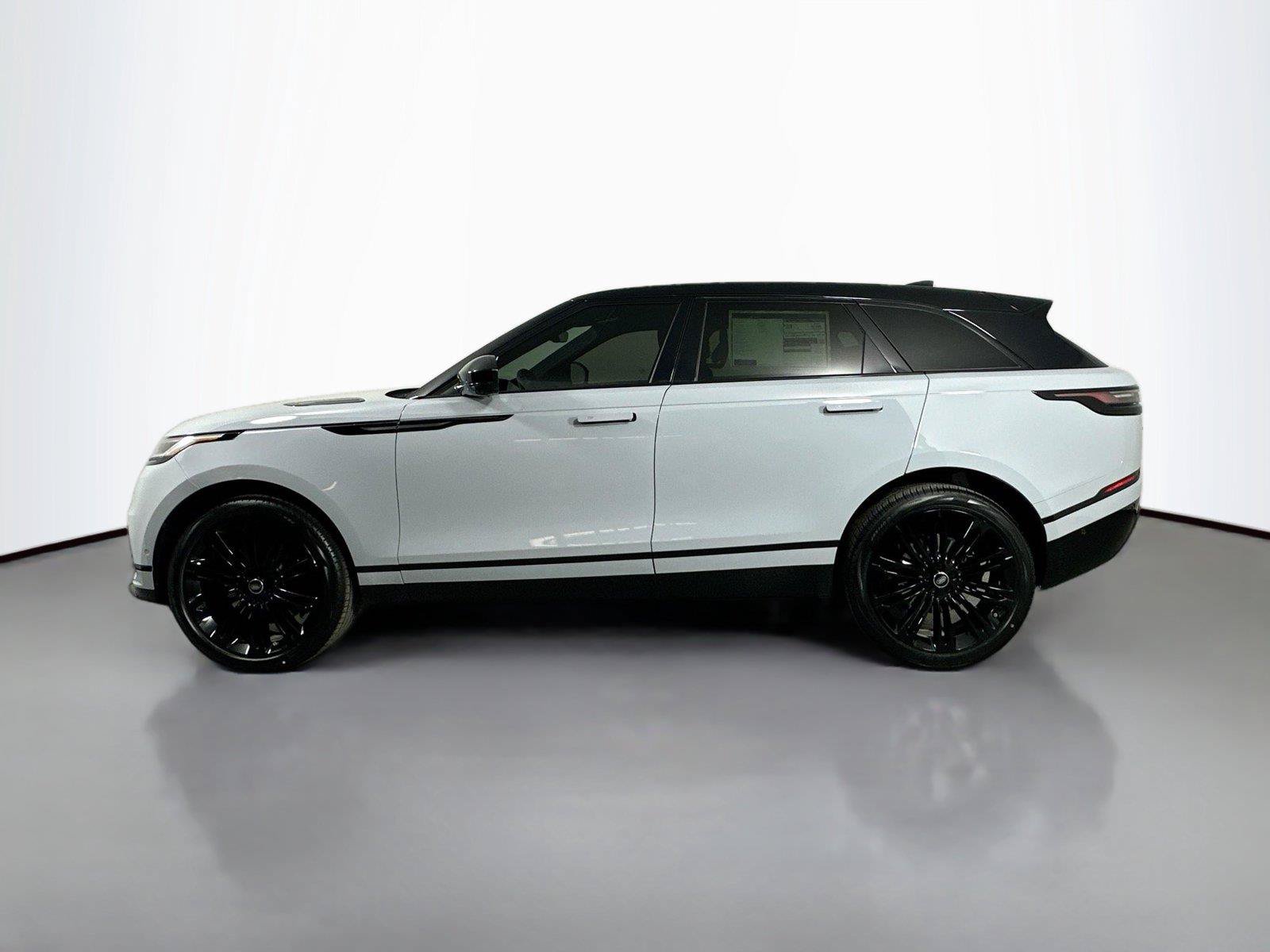 Certified 2026 Land Rover Range Rover Velar Dynamic SE AWD/4WD image 8