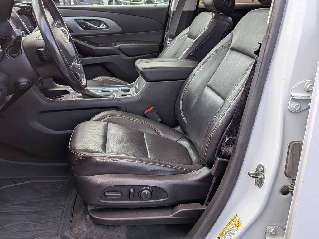 Used 2019 Chevrolet Traverse Premier w/ Redline Edition AWD/4WD image 10