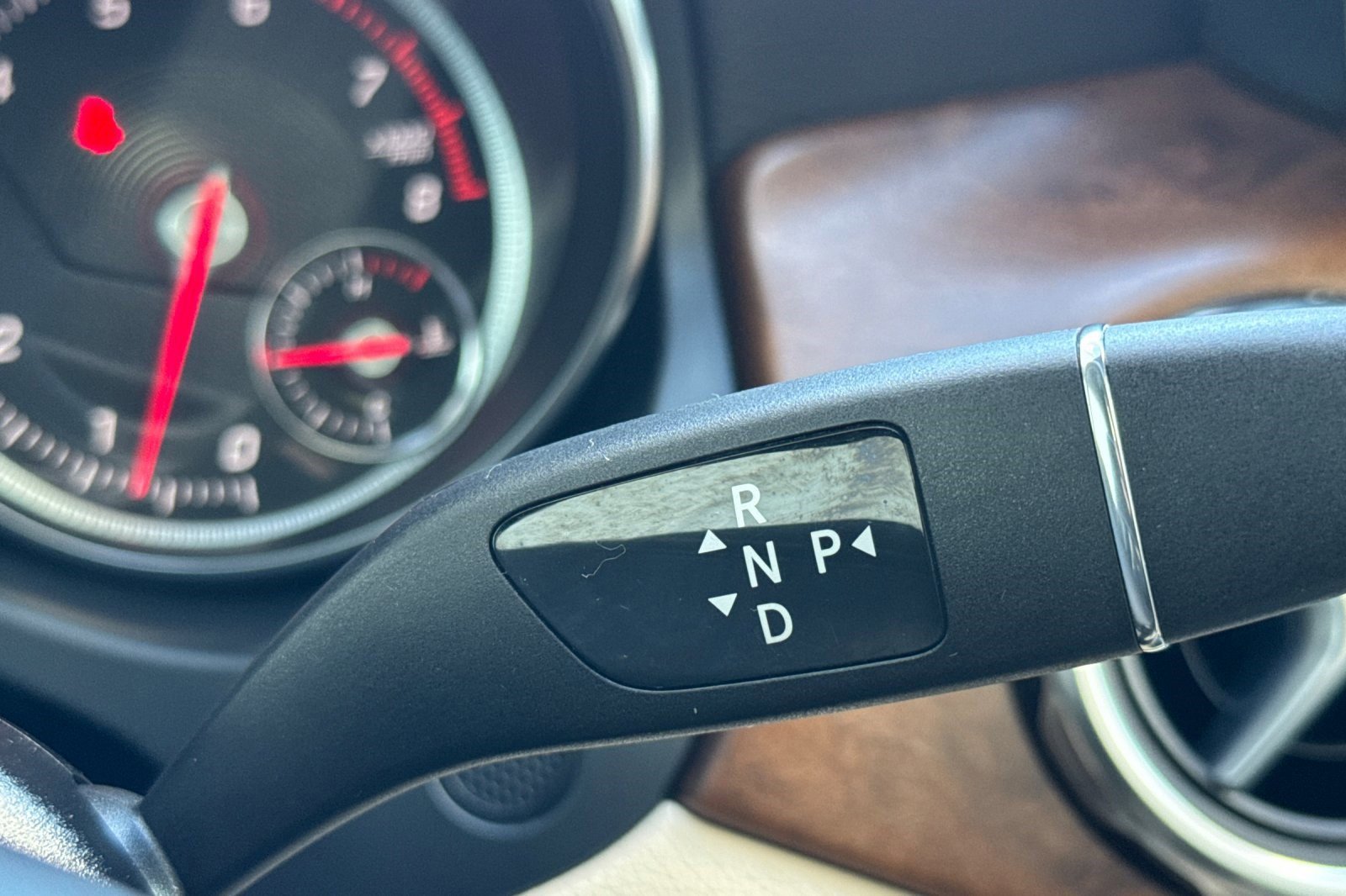 Certified 2018 Mercedes-Benz GLA 250 4MATIC image 15